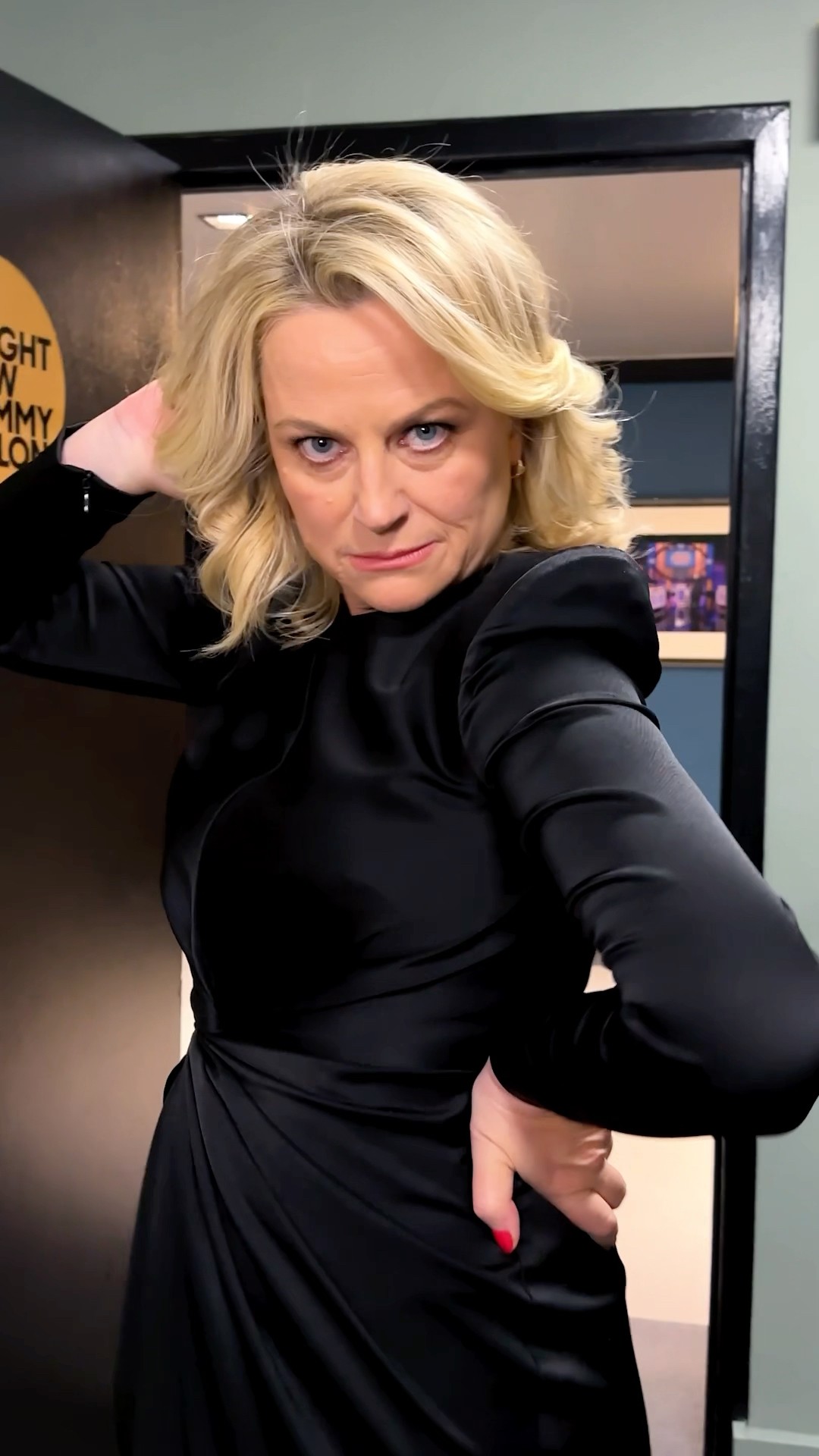 ? Once #AmyPoehler makes her move, #TinaFey is free to check the king ? #FallonTonight