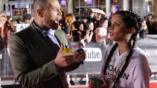 YouTube Fan Fest Red Carpet Challenge! | Scoopla