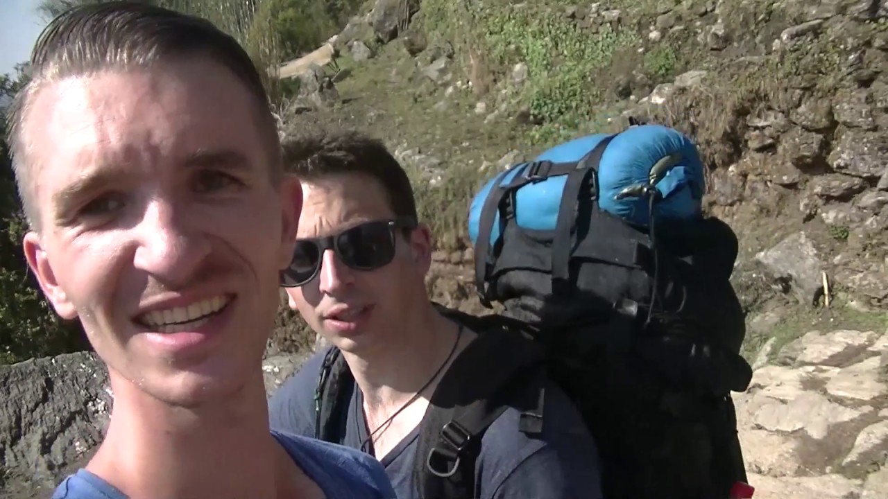 Nick Naar Nepal Aflevering 9: Over de bergen en door het woud... - YouTube
