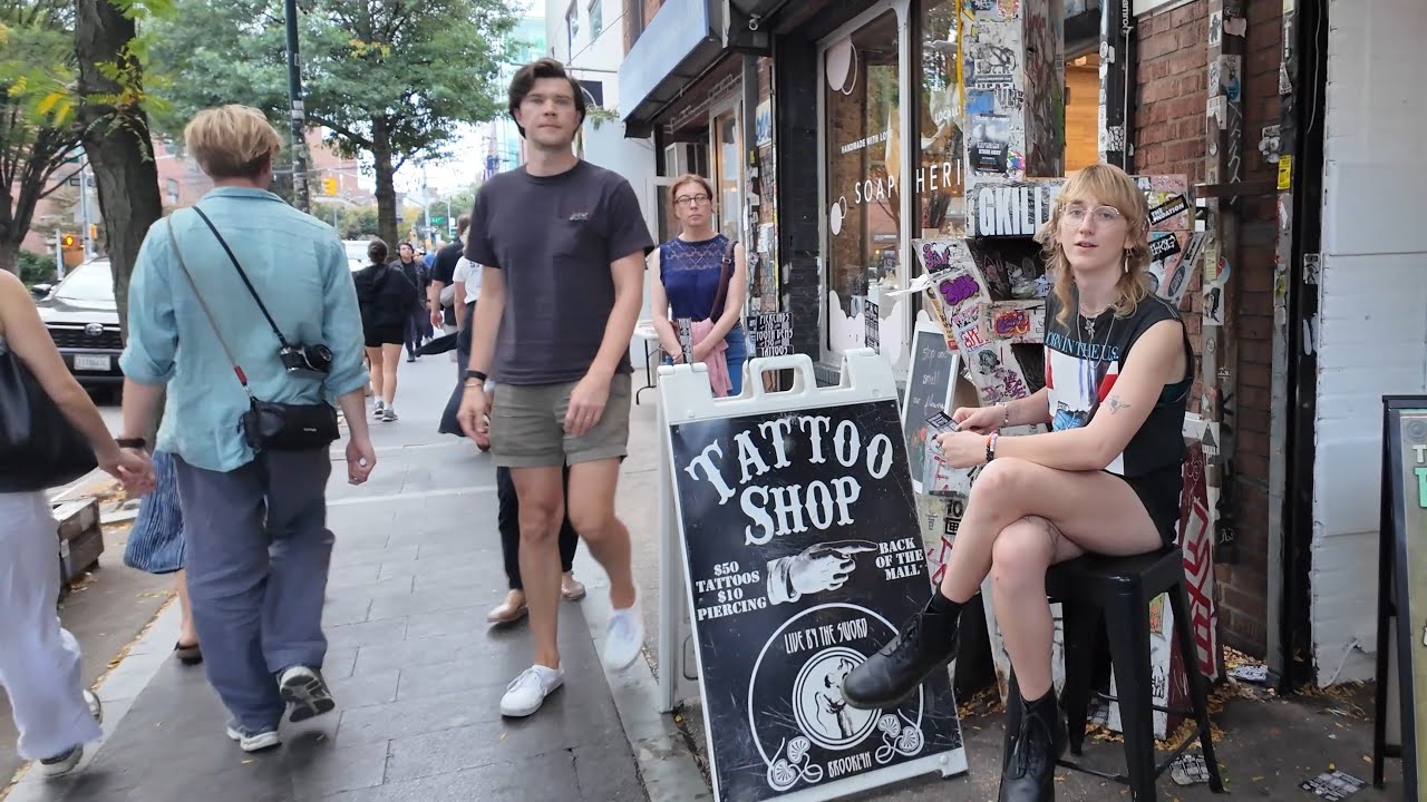 Exploring Williamsburg: A Stroll Through Brooklyn’s Colorful Streets – Video Exploring Williamsburg: A Stroll Through Brooklyn’s Colorful Streets – Video