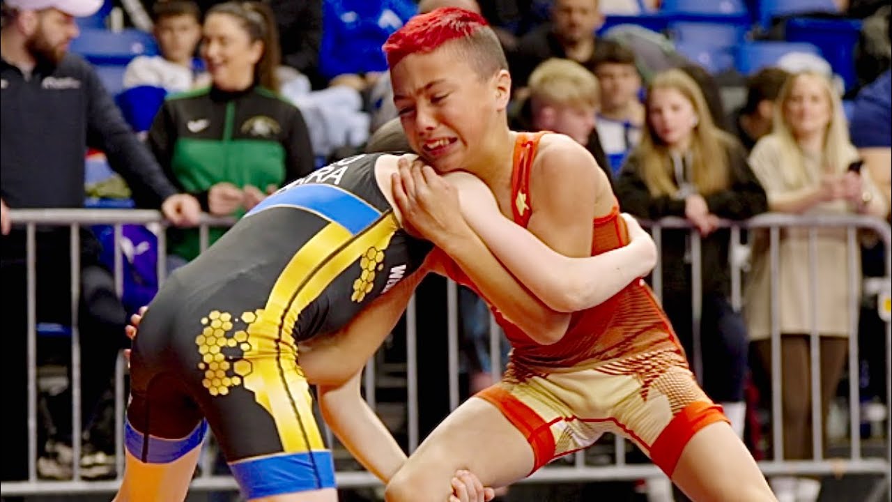 U13 Cael Marcotte (USA) vs Albarra Tsitskiev (FIN) 32kg. Freestyle boys youth wrestling. B-cam-man