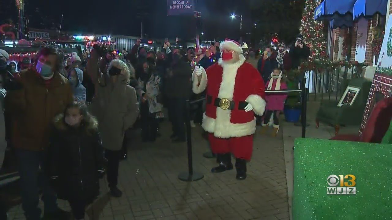 Santa Lights Christmas Tree In Essex YouTube