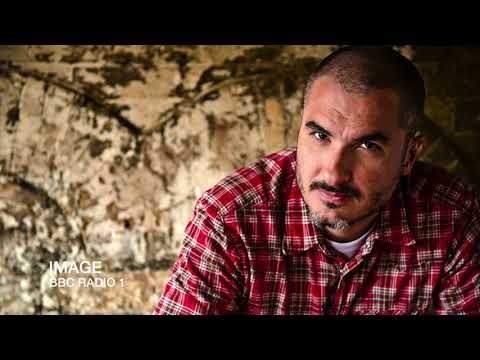 Wideo: Zane Lowe Net Worth: Wiki, Żonaty, Rodzina, Ślub, Wynagrodzenie, Rodzeństwo