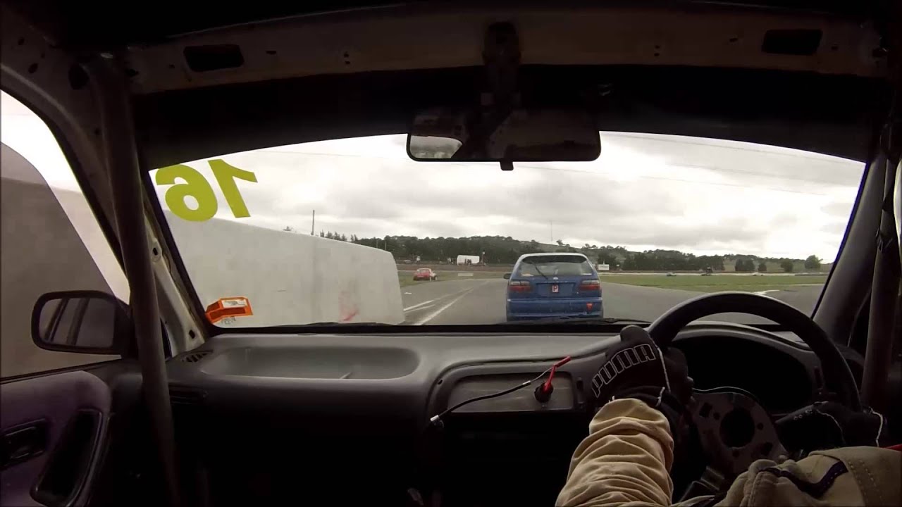 Wakefield Park 300 2014. Nissan Pulsar Cup car