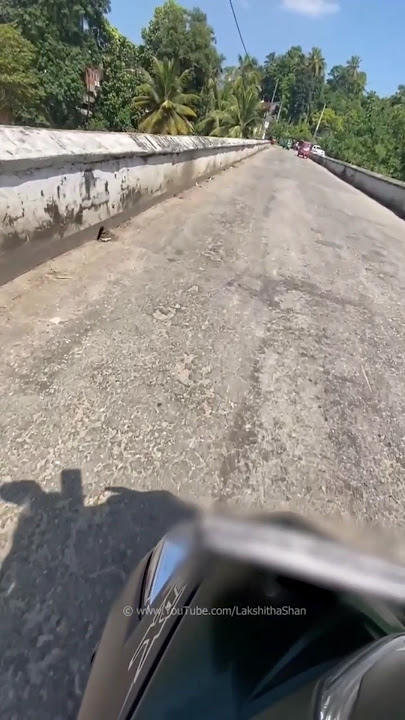 මාවනැල්ල පැරණි ගඩොල් පාලම උඩින් Mawanella Town #mawanella