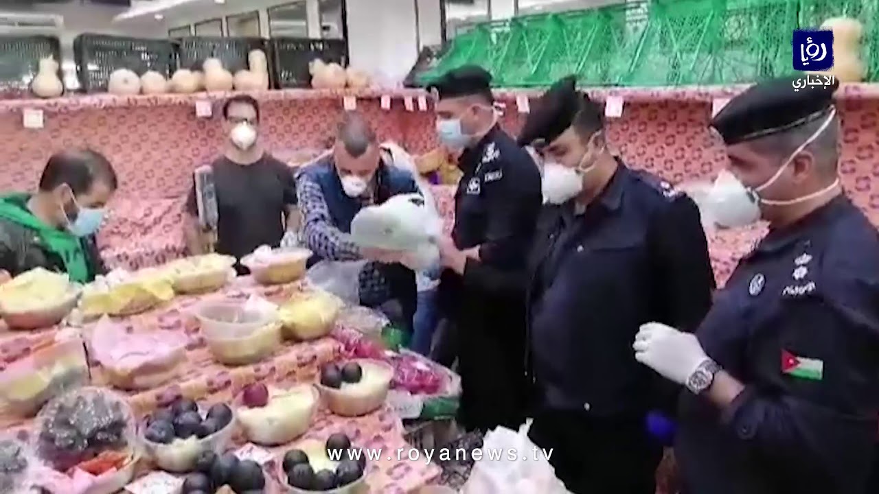 الأمن يغلق احد محال بيع الخضار في اللويبدة بعد رفعه الأسعار