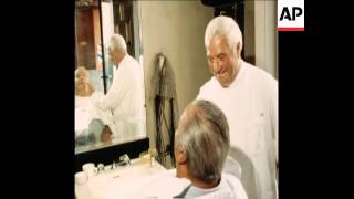 SYND 17 8 78 POPE'S BARBER AT WORK IN HIS BARBER SHOP IN ROME