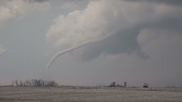 Amazing Tripoded view of the Pleasantville Iowa Tornado with Timelapse