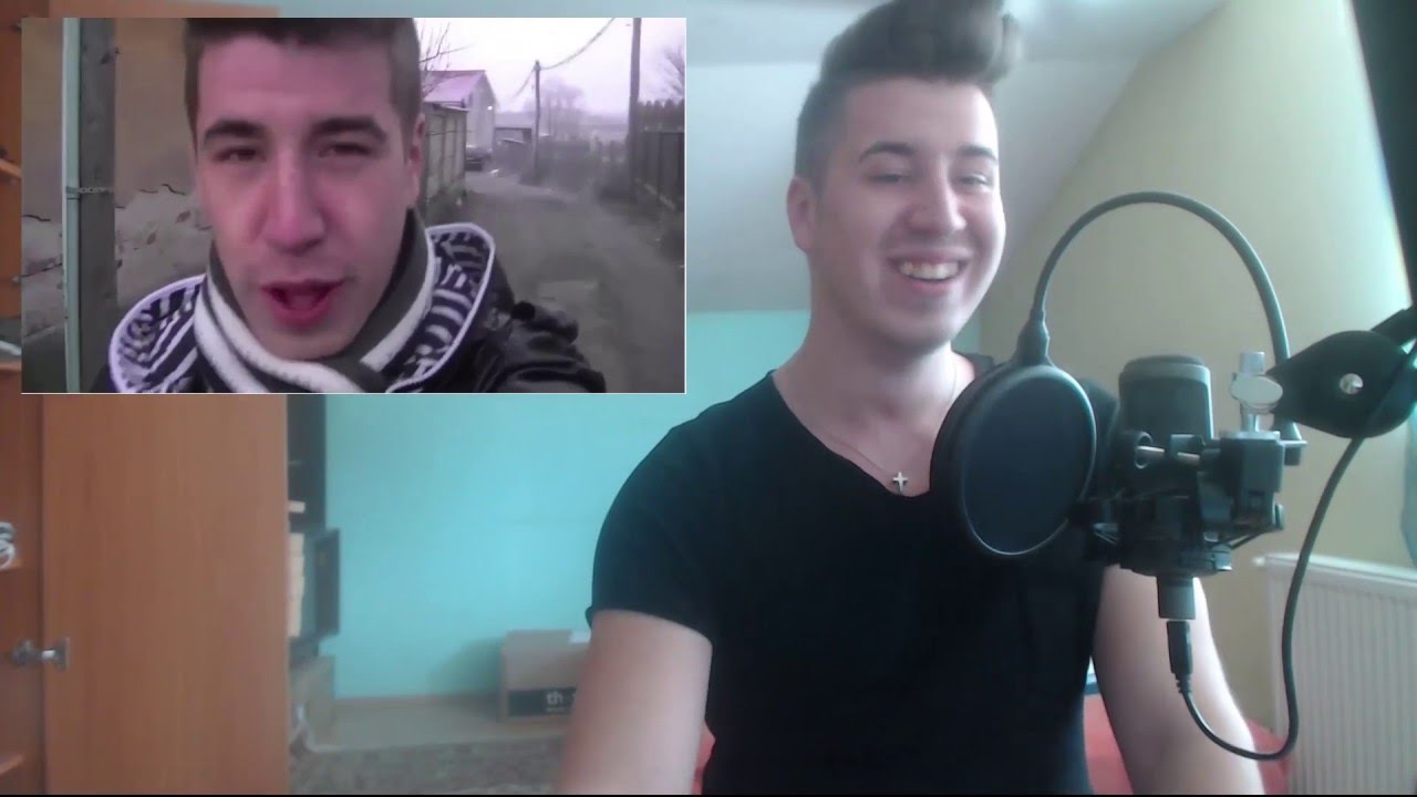 Andi reactioneaza la Propriile Videoclipuri