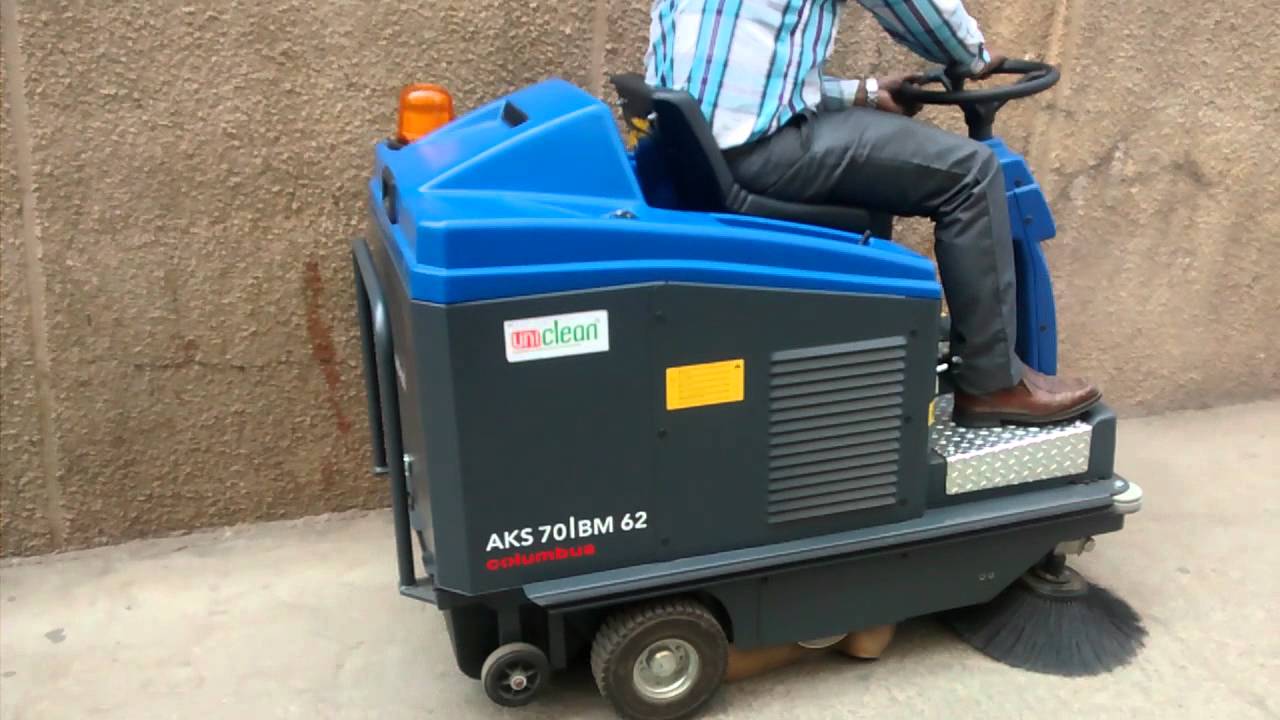 Uniclean - Columbus Ride On Sweeper AKS 70 BM 62 - YouTube