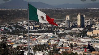 Spanish 1A TPRS - George y Nancy Pelosi saltan a Tijuana 🇲🇽
