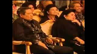 Wayang kulit di istana negara