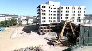 Prosigue la demolición del viejo Xeral