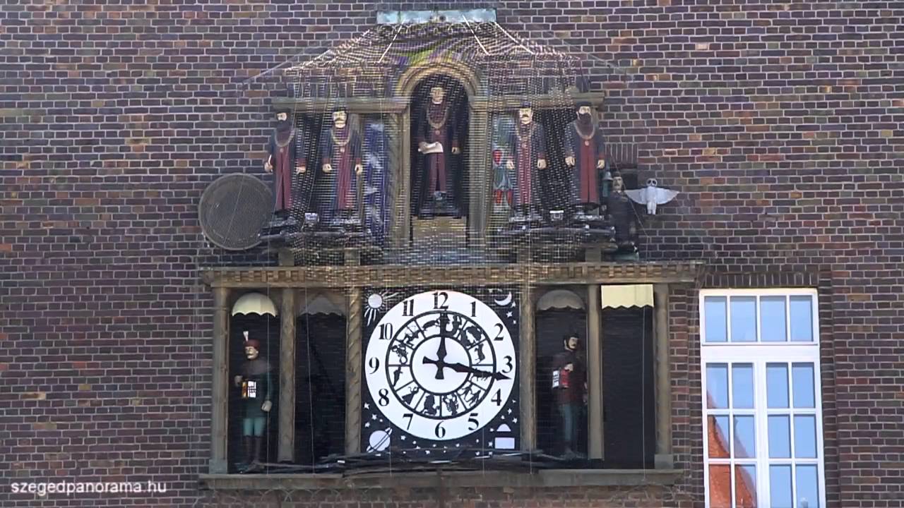 Szeged, Dóm tér - zenélő óra