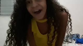 Experimentando As Roupas Da Minha Mãe