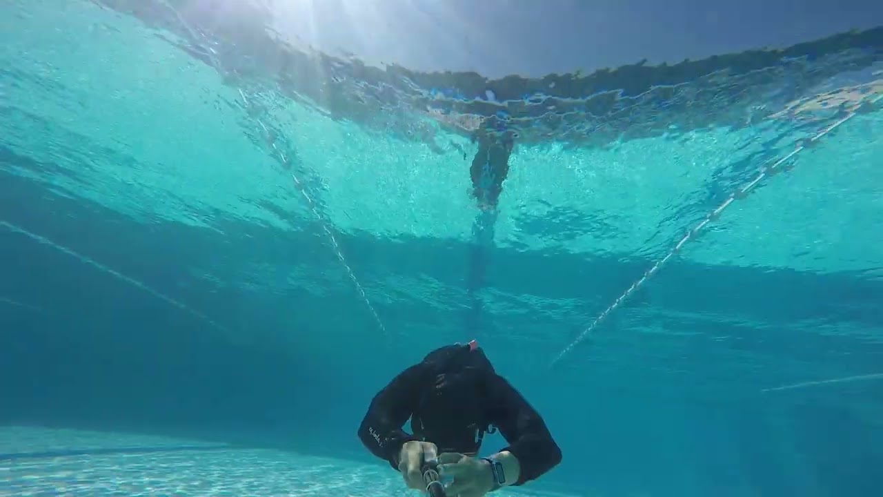 Dynamic no fins at swimming pool