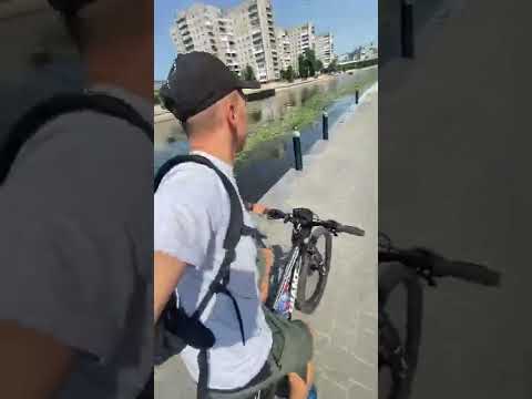 КТО ЭТО СДЕЛАЛ? На велосипеде по велодорожке #shorts