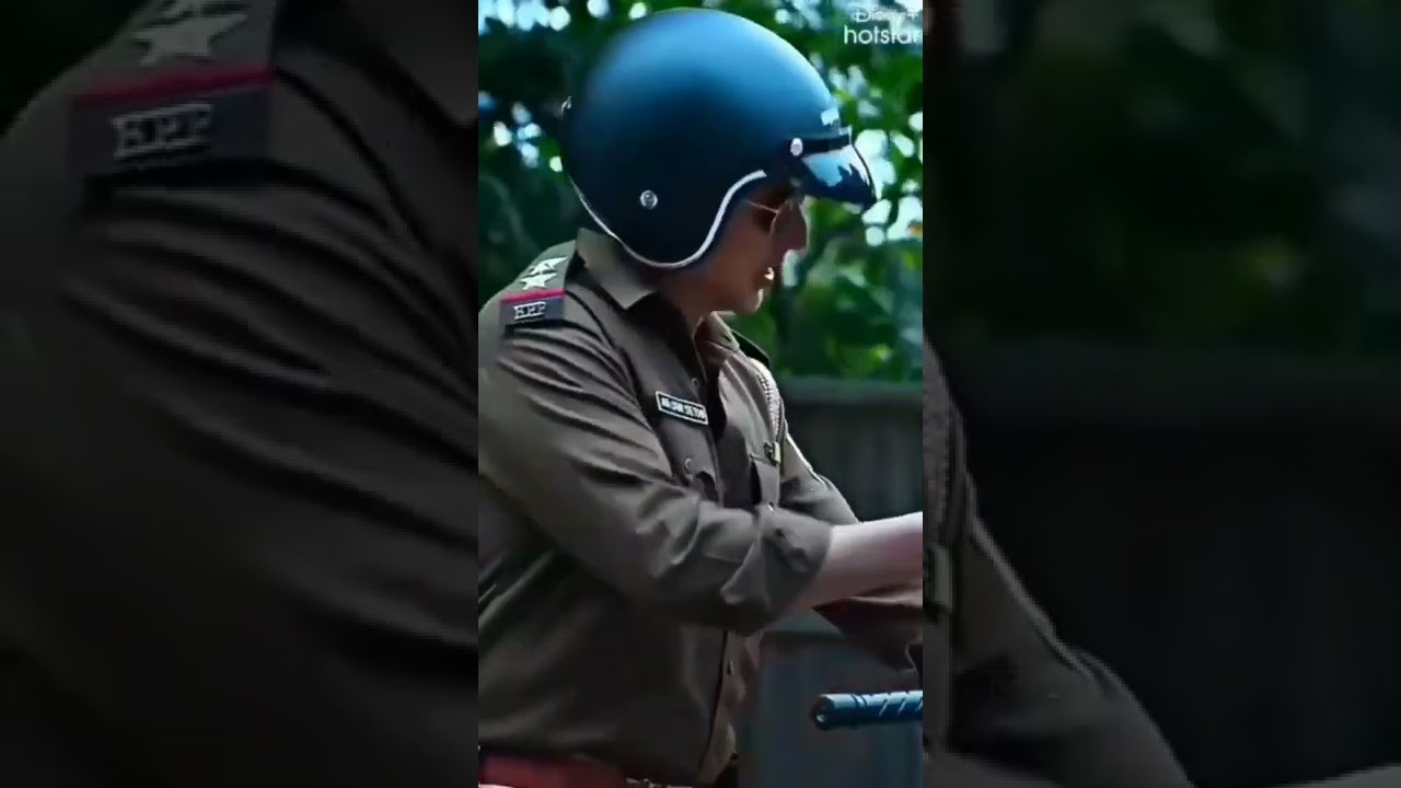 romantic scenes of kathputli movie