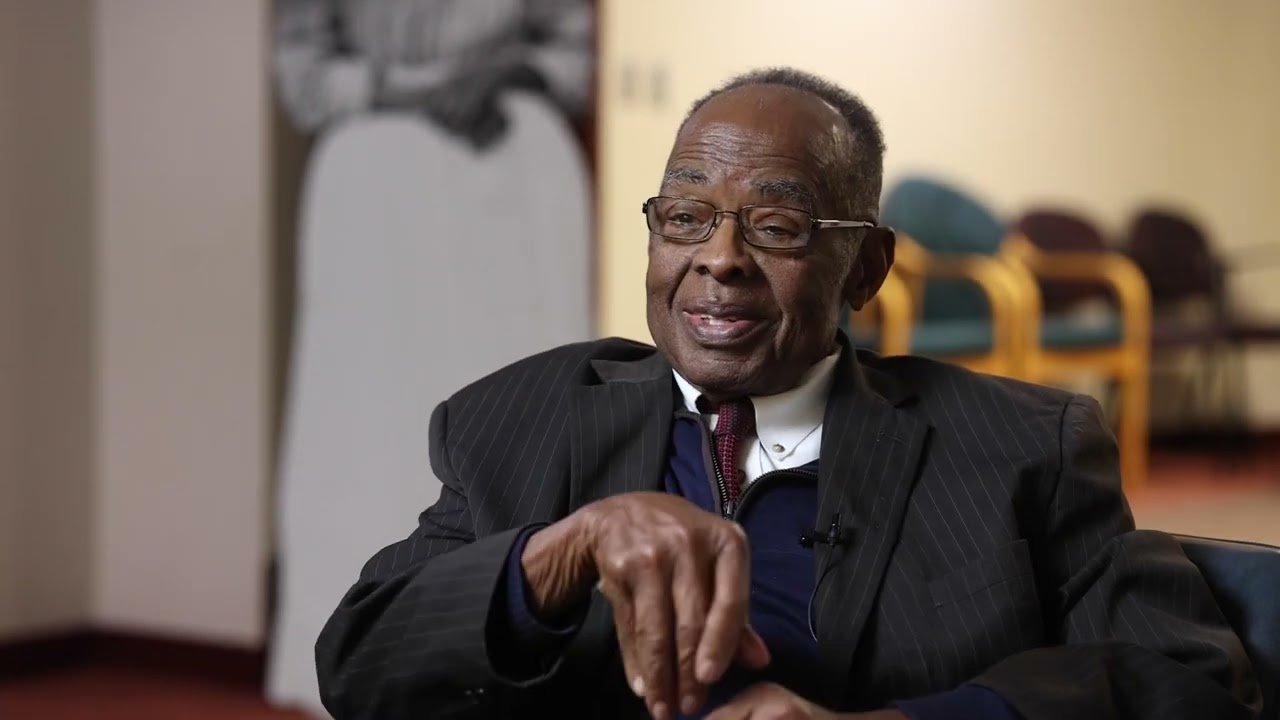 Dr. Robert L Smith