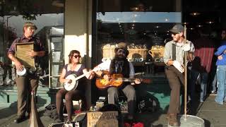 Video thumbnail of "Crow Quill Night Owls - Wake up sinners (Pike Place Market)"