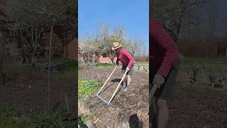 Kennt ihr dieses Gartenwerkzeug? Broadfork im Einsatz. 
Kennt ihr dieses Gartenwerkzeug? Broadfork im Einsatz.  Kennt ihr dieses Gartenwerkzeug? Broadfork im Einsatz. 