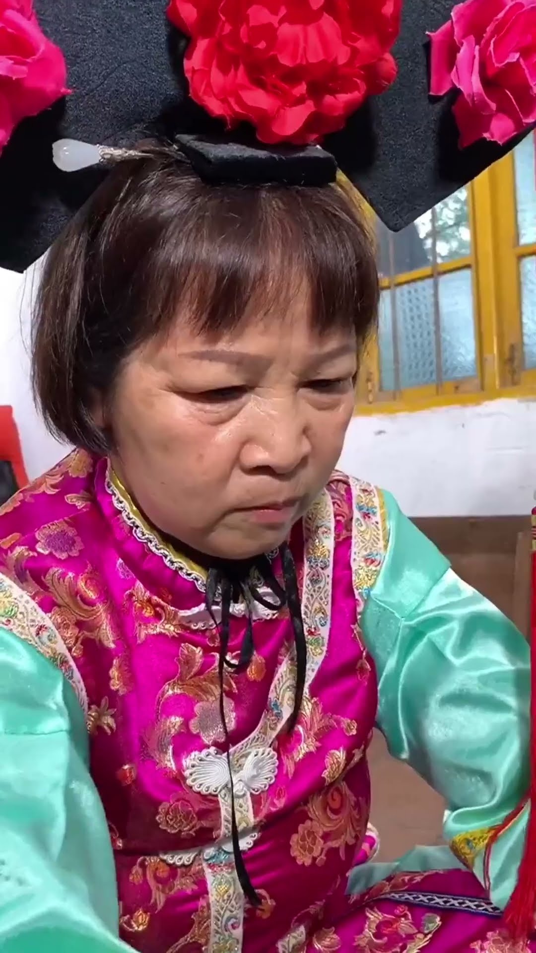 Rong's mother transformed her bicycle and successfully caught up with the electric bike! #shorts
