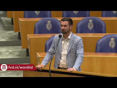  "AIVD rapport moet VAN TAFEL!" - Baudet in debat over veiligheidsdiensten - Vandaag diende Thierry Baudet drie moties in over het AIVD rapport 'Anti-institutioneel extremisme in Nederland'. 

Word lid: https://fvd.nl/wordlid

► NIEUWSBR