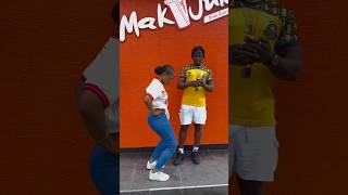 ILA COY MZUNGU NA ASMA WANAENDANA HAO...
