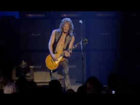 solo test oyna Whitesnake - Doug Aldrich Guitar Solo - Live in London 2004