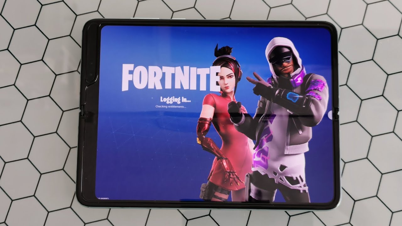 Samsung Galaxy Fold Fortnite Gameplay New Gaming Standard