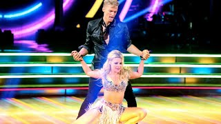 Cody Simpson and Witney Carson Cha Cha (Week 1) | Dancing With The Stars