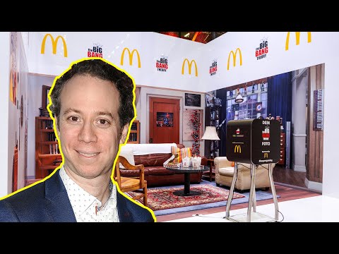 STUART IS A GAMER?! - Kevin Sussman Interview at Gamescom