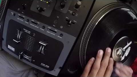 DJ Tip #10 | The Chirp Swing | Scratch Tutorial