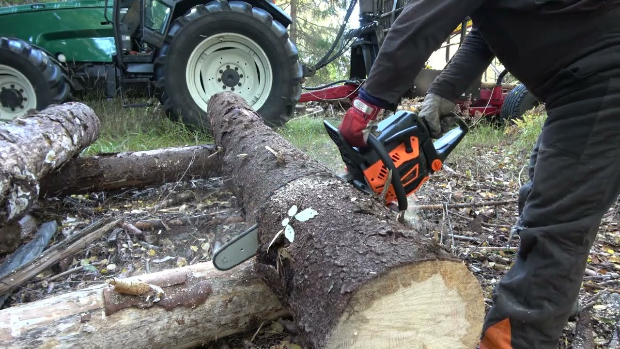 Moottorisaha SAHAA Puuta.