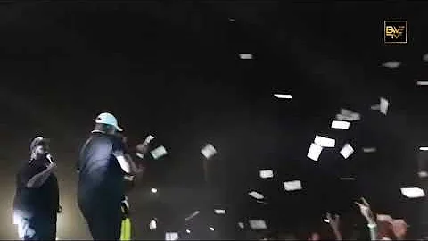 DAVIDO SURPRISE FANS WITH MONEY DURING PERFORMANCE.