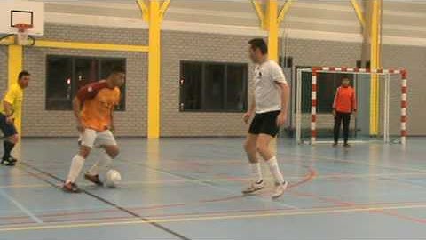 West Boys Zekkie Zegt Kus Me Schoenen Tegenstander