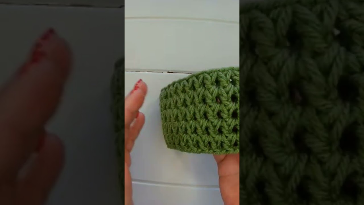 Crochet ear warmer/headband. Free video tutorial on my channel 
