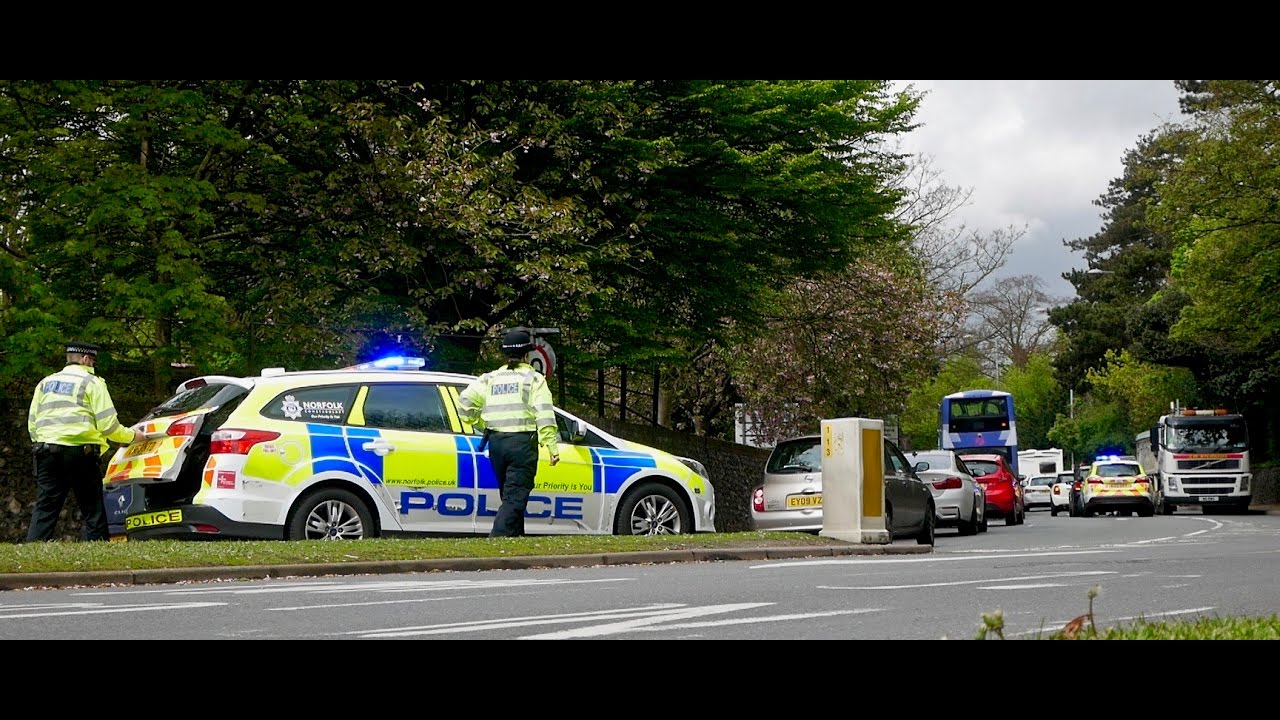Norfolk Constabulary attend minor road traffic incident. Norwich. YouTube