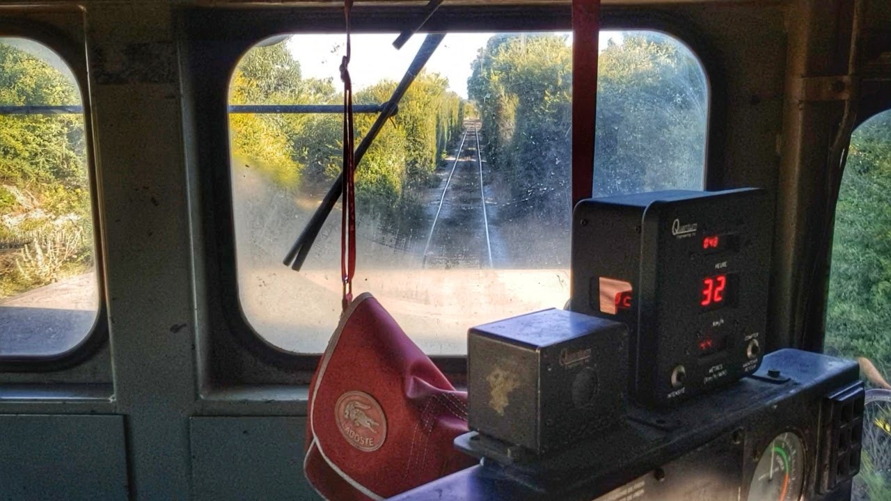 Locomotive Cab Ride inside Green Tunnel جولة على متن القاطرة داخل نفق اخضر 🌲🌳🌴