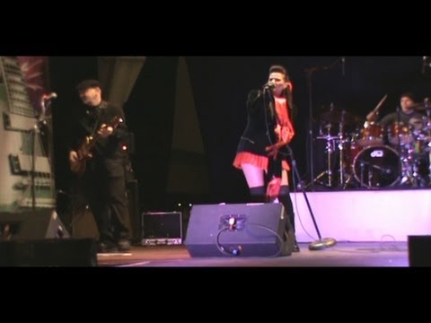 Remix with Carol-Lyn - Don't Stop Believin' - Fremont Street 12/13/11