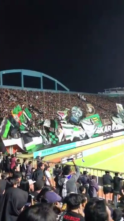 BCS Sleman Menyanyikan Halo Halo Bandung | PSS vs PERSIB