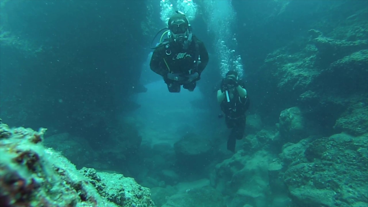Scuba Diving @ Sharks Cove and Cathedrals, North Shore, Oahu, Hawaii ...