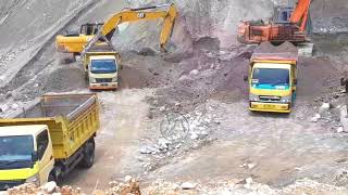 AKTIVITAS EXCAVATOR DI TAMBANG PASIR MAGETAN