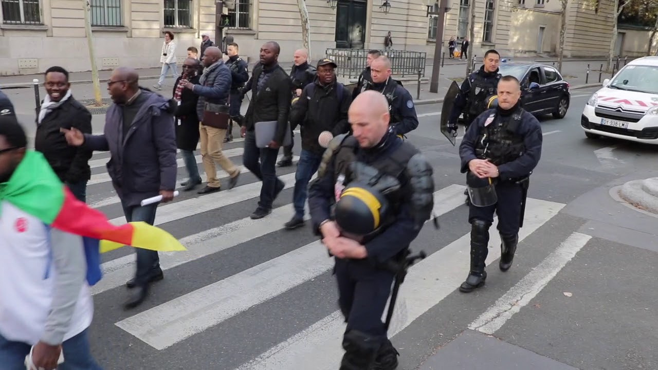 B.A.S Paris en mouvement par les Camerounais de la Diaspora 2 - YouTube