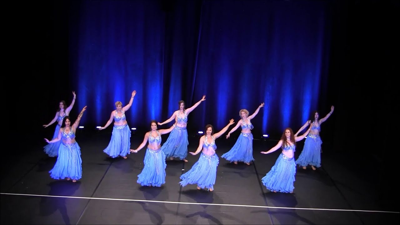 Bauchtanz Ensemble Nurah mit einem Drumsolo