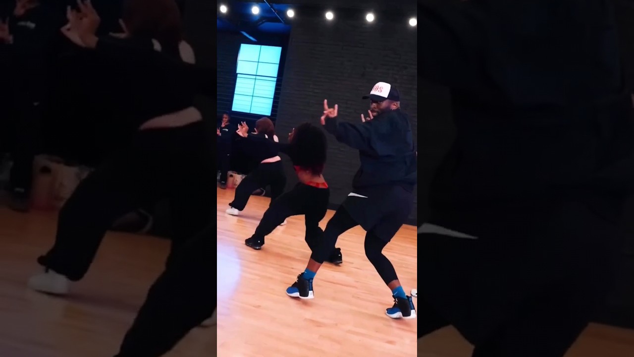 在 YouTube 上觀看「It's that #WompWomp with Fullout Cortland 🔥 - @itskamillion 🎶😎」 在 YouTube 上觀看「It's that #WompWomp with Fullout Cortland 🔥 - @itskamillion 🎶😎」
