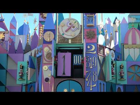 イッツ・ア・スモールワールド　時報13:00