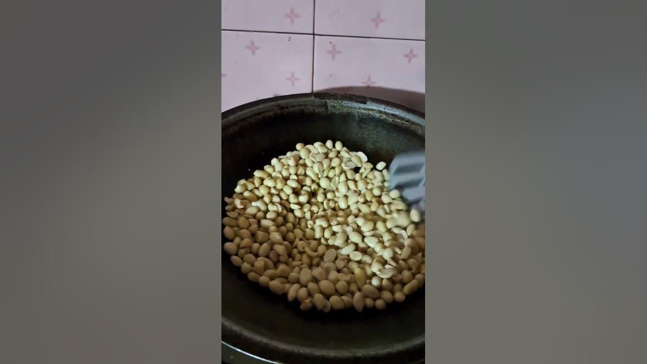 Cara membuat kacang cincang untuk topping kue #shorts #shortvideo #donuts #kacang #topping #cake Cara membuat kacang cincang untuk topping kue #shorts #shortvideo #donuts #kacang #topping #cake