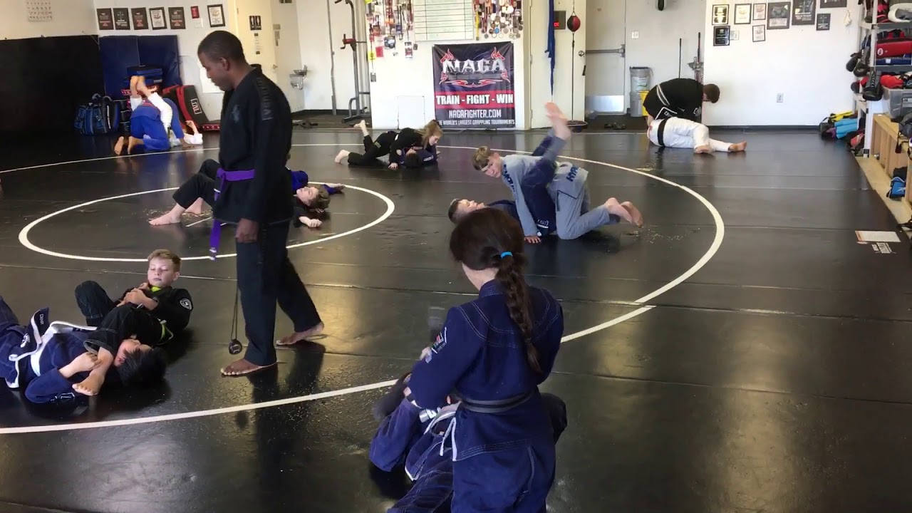 Kids Jiu Jitsu class - arm bar submission - YouTube