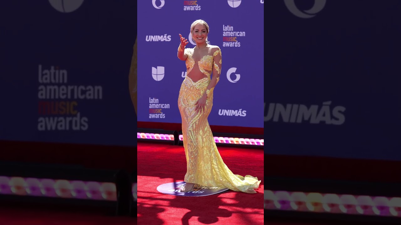 Jessica Diaz en la alfombra roja 